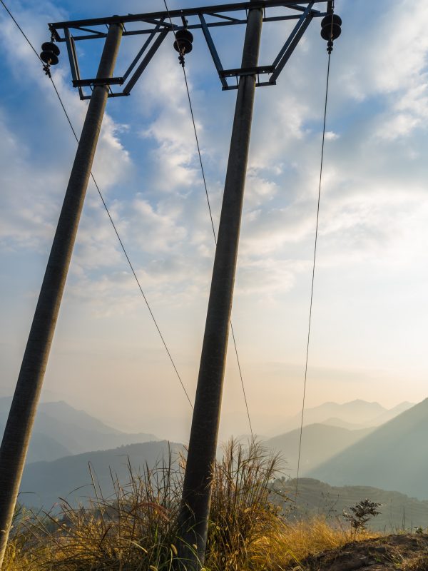 Mantenimiento y pruebas a barras, cables y sistemas de tierra